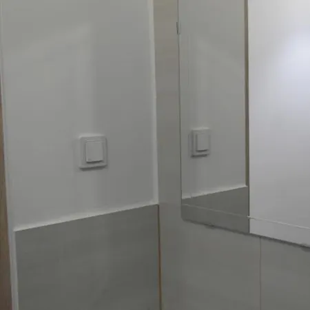 Fabryczna Centrum Rooms 호스텔 *