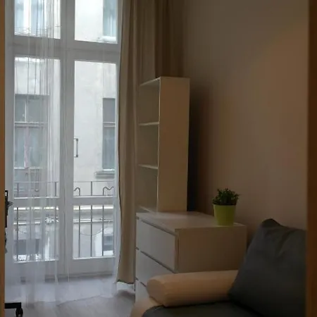 Fabryczna Centrum Rooms 호스텔 우치