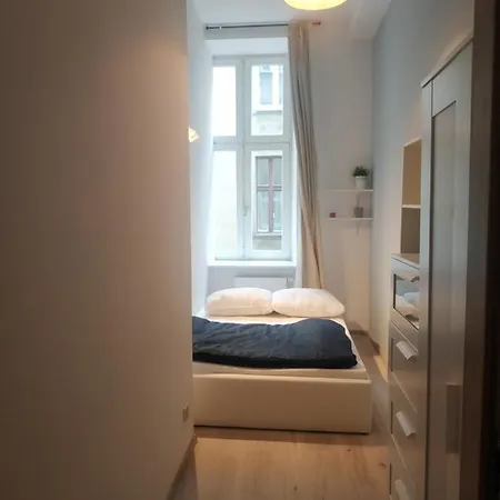 호스텔 Fabryczna Centrum Rooms 우치