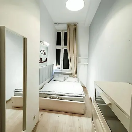 Fabryczna Centrum Rooms 호스텔