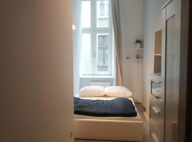 Хостел Centrum Apartment Rooms Лодзь